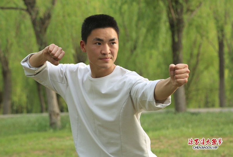 王栋恩，一位青年太极人的沉稳与坚守