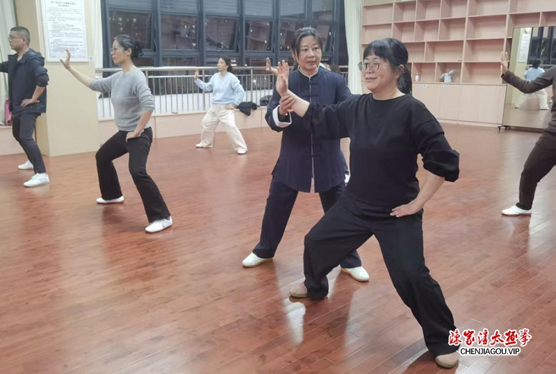 李锦兰获得初级国际太极拳推广教练资格证