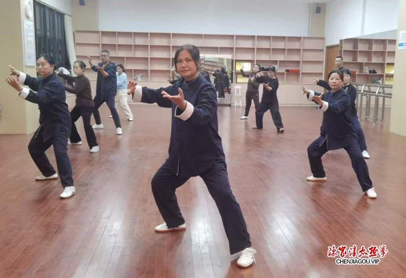凌丽旋获得初级国际太极拳推广教练资格证